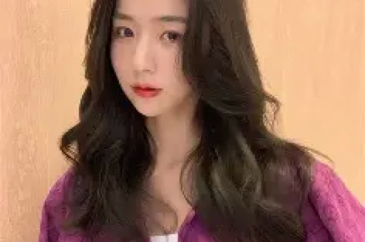 军官给女特务授课竟趁机大发女特务惨了