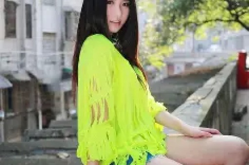 易易紫曝明星翻红后会耍大牌:红了之后就会耍大牌身边有很多 易易紫曝明星翻红后会耍大牌:红了之后就会耍大牌身边有很多